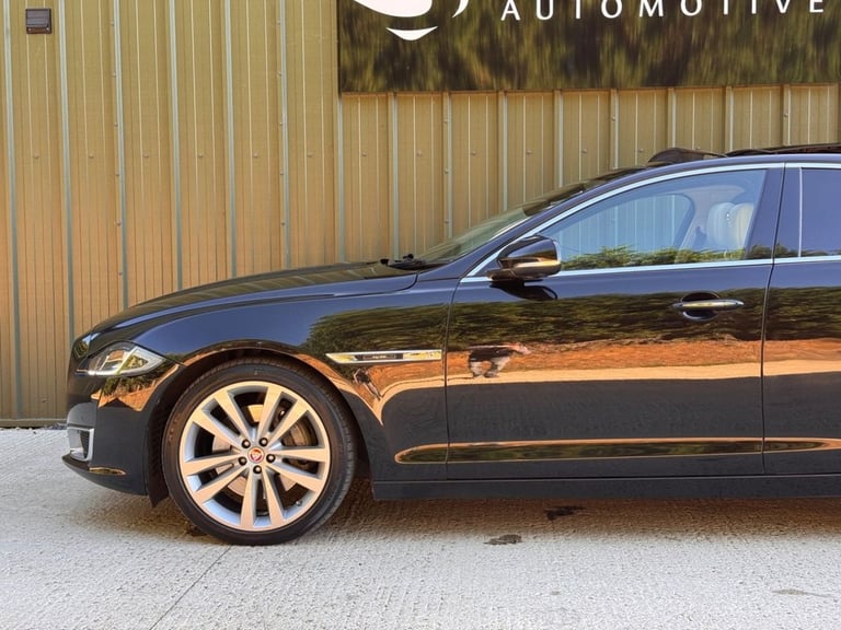 2019 Jaguar XJ 3.0d V6 XJ50 Saloon 4dr Diesel Auto Euro 6 (s/s) (300 ps) Saloon Diesel Automatic