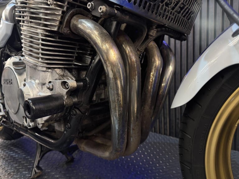 2009 Yamaha XJR1300 09