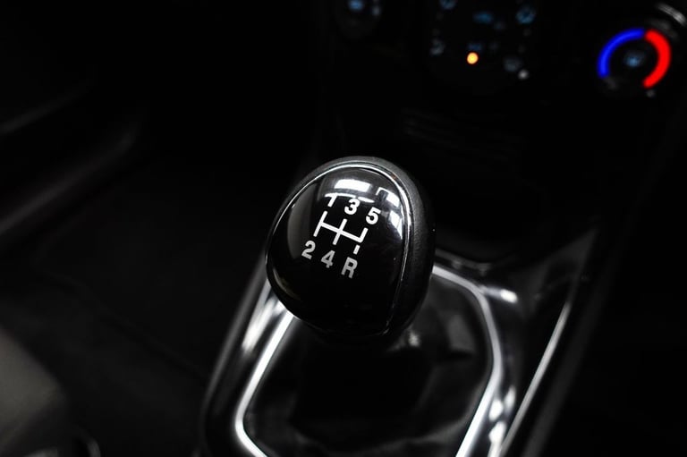 2013 Ford Fiesta 1.6 TDCi Zetec S Hatchback 3dr Diesel Manual Euro 5 (95 ps) Hatchback Diesel Manual