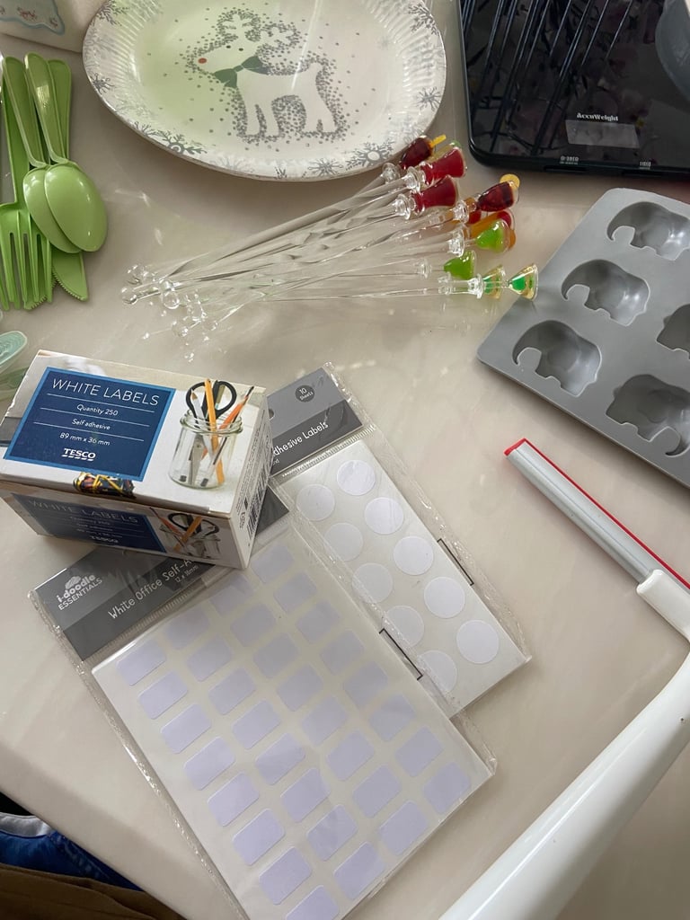 Box Of Mostly Kitchen Gadgets & Accessories - (Approx. 23 Pieces….See Description & All Photos) 