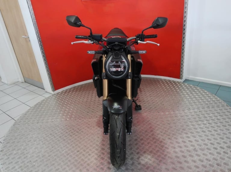 Brand new Honda CB650R E-Clutch