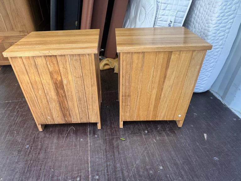 solid oak bedside cabinets possible Delivery 