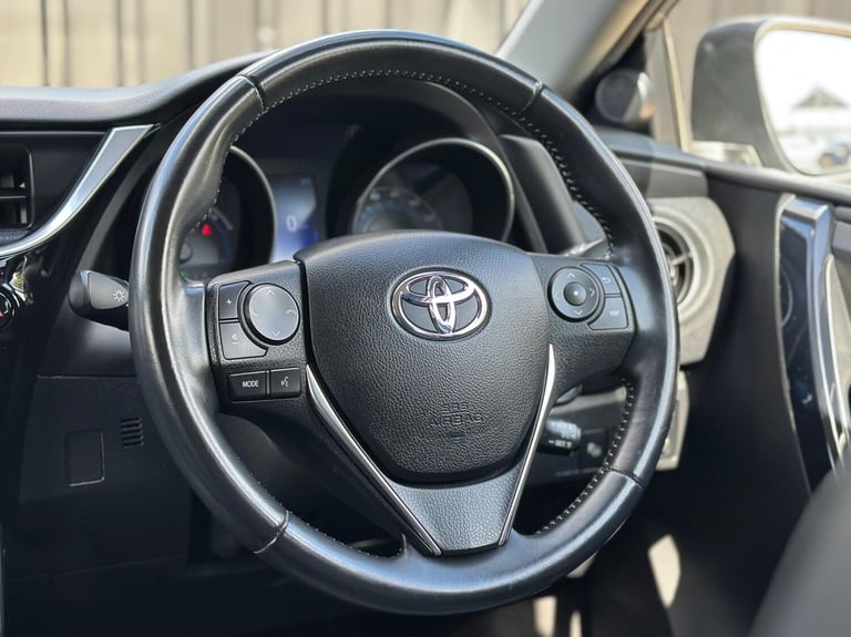 2016 Toyota Auris 1.8 Hybrid Excel 5dr CVT HATCHBACK PETROL/ELECTRIC Automatic