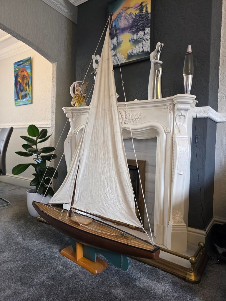Very Large Vintage Ailsa Pond Yacht Model