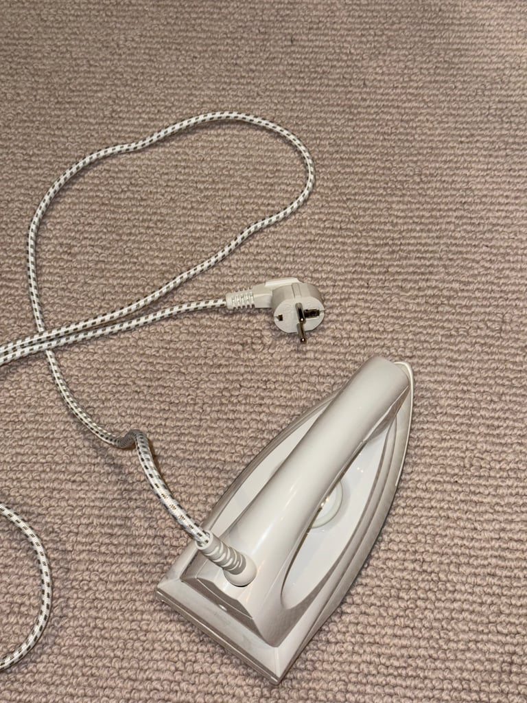 ANEX Electric Clothes Iron – Model AC-317B – EU Plug – Good Condition