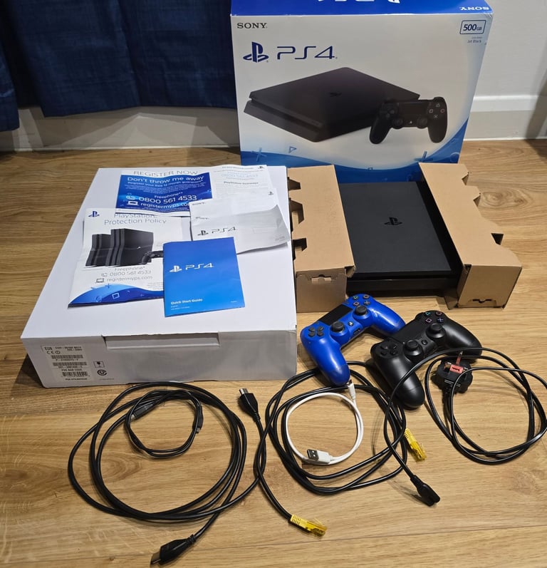 Sony PlayStation 4 PS4 500GB - Jet Black + Sony Controller