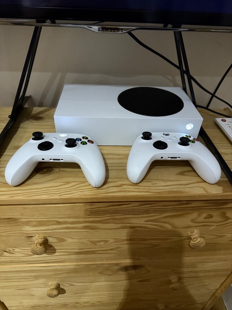 Xbox series S 1TB SSD , Two Joysticks 