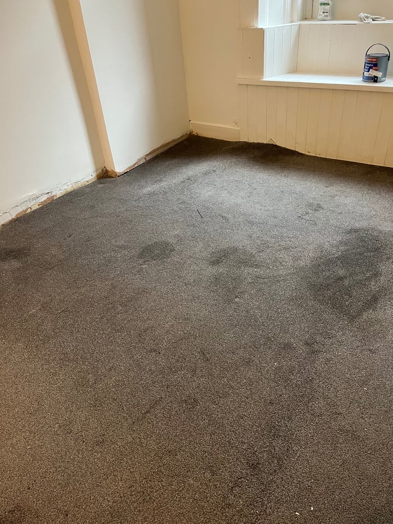 Grey carpet 7ft.by 4ft 