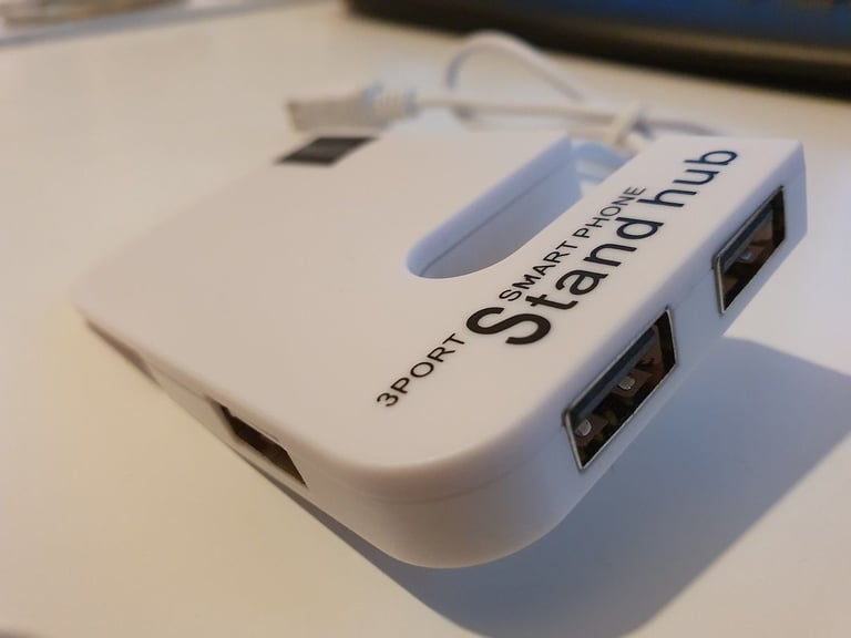 OTG + Stand USB / Micro B Dual Hub for use with phone or tablet