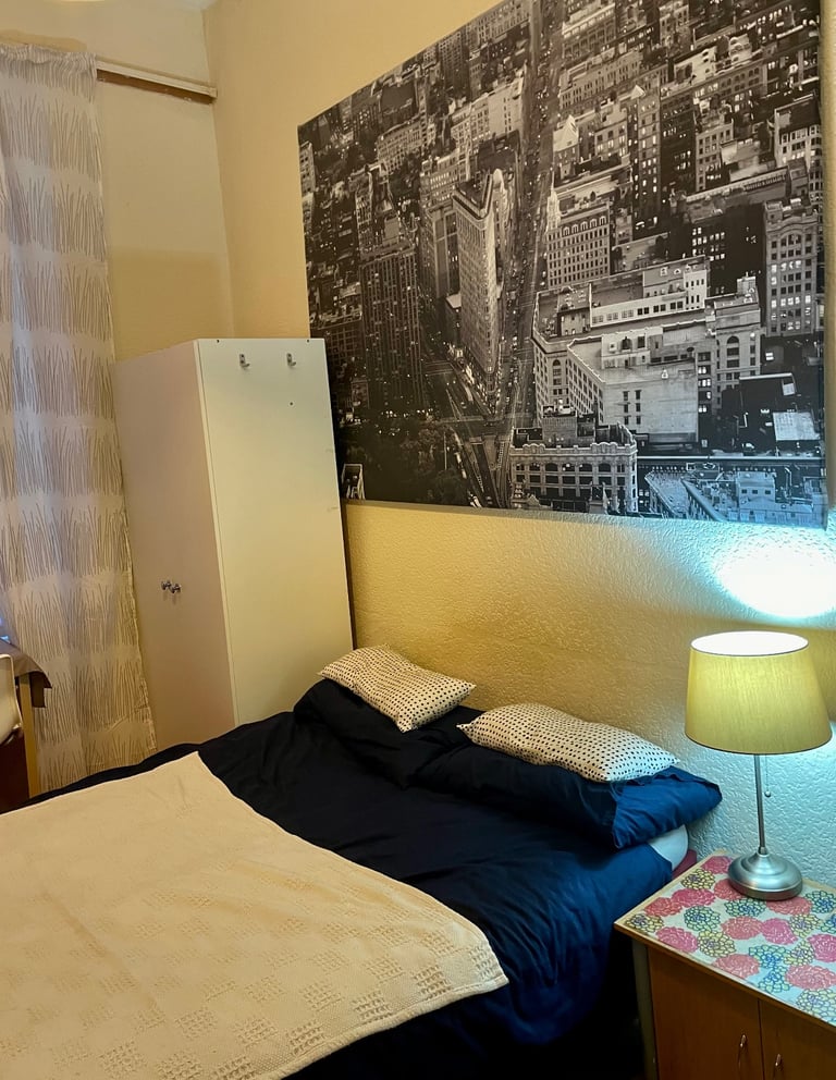 Large room for rent near city £400 all bills included apart from electricity 