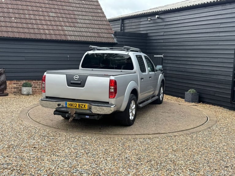 2012 Nissan Navara Double Cab Pick Up Tekna 2.5dCi 190 4WD PICK UP DIESEL Manual