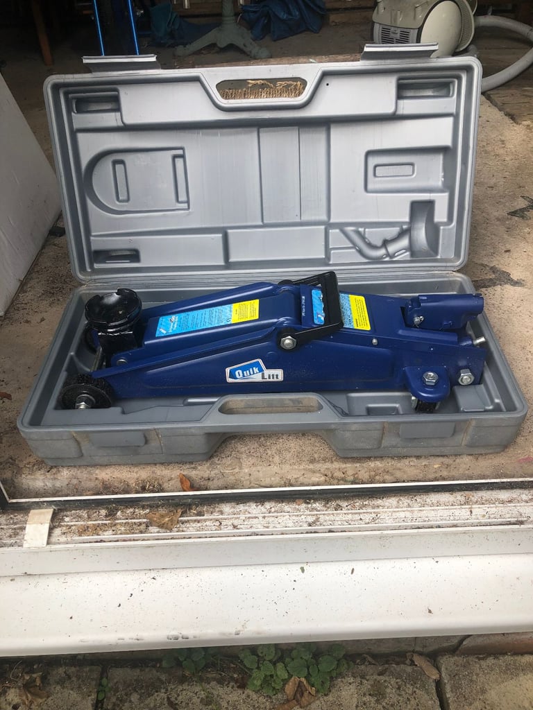 image for Hilka 2 tonne Hydraulic Jack