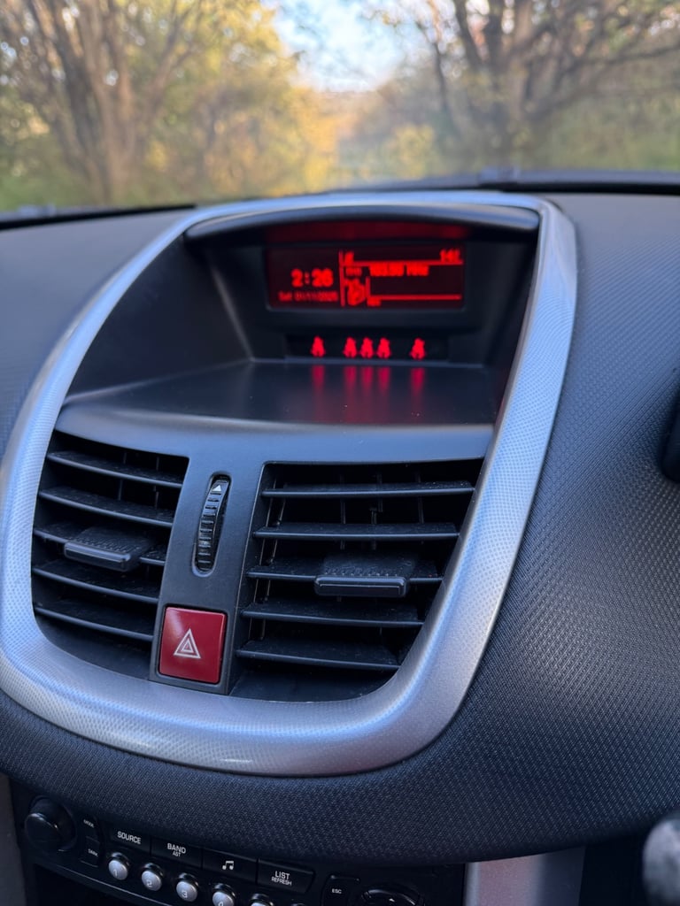 Peugeot, 207, Hatchback, 2012, Manual, 1560 (cc), 5 doors