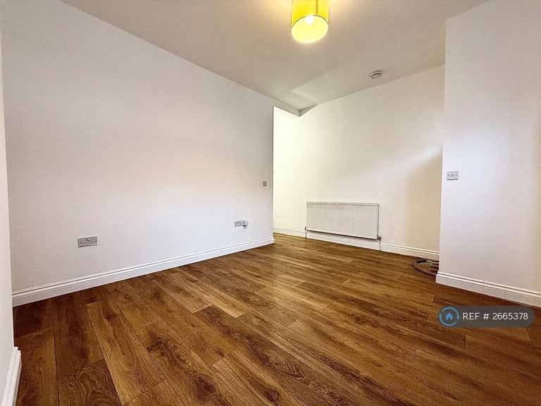 2 bedroom house in Bath Road, London, E7 (2 bed) (#2665378)