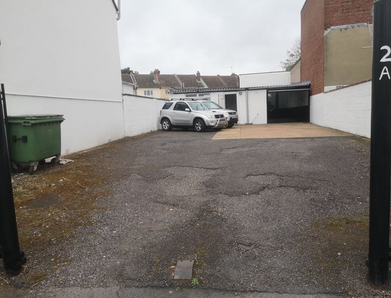 Gosport  Workshop to rent, newly refurbished, suitable for a variety of businesses