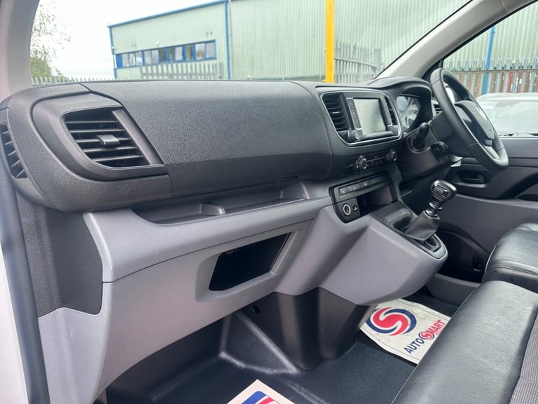 2021 71 VAUXHALL VIVARO 2700 1.5d 120PS Dynamic L1 H1 Van