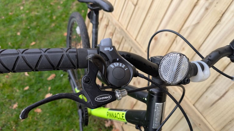 Girls 24" Pinnacle Aspen bike