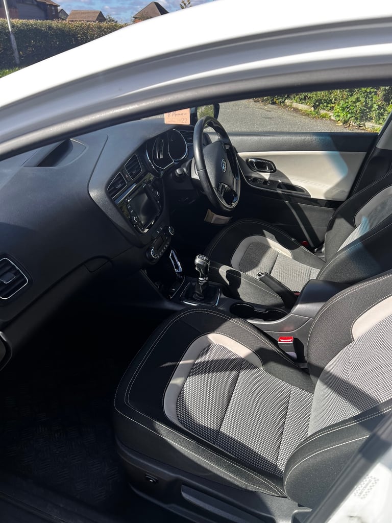 Kia, CEED, Hatchback, 2013, Manual, 1582 (cc), 5 doors ***£20 ROAD TAX*** HUGE SPEC