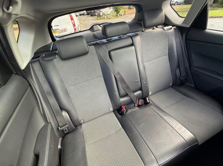 Toyota, AURIS, Hatchback, 2016, Manual, 1598 (cc), 5 doors