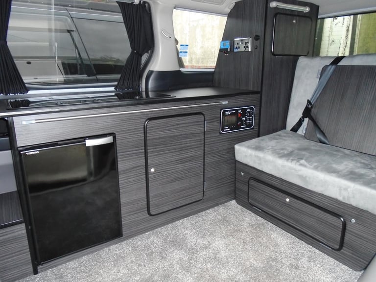 2008 TOYOTA ALPHARD CAMPER VAN,MOTORHOME,~OFF GRID SOLAR~FRIDGE/FREEZER~ULEZ