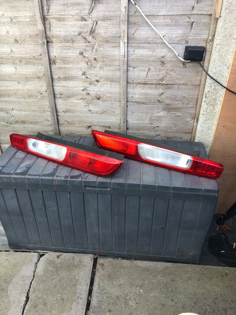 Ford focus rear light lenses 