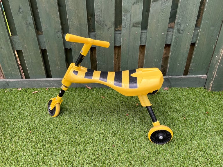 Scuttlebug bumble ride on