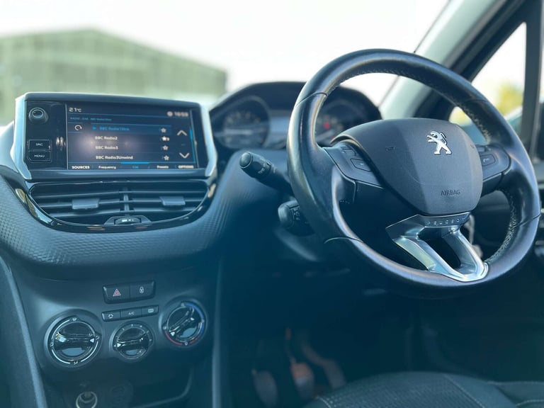 2017 Peugeot 208 1.2 PureTech Allure Premium Hatchback 5dr Petrol Manual Euro 6 (s/s) (82 ps Hatc...