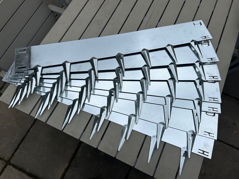 image for 150mm Galvanised CORE EDGE Lawn Edging 