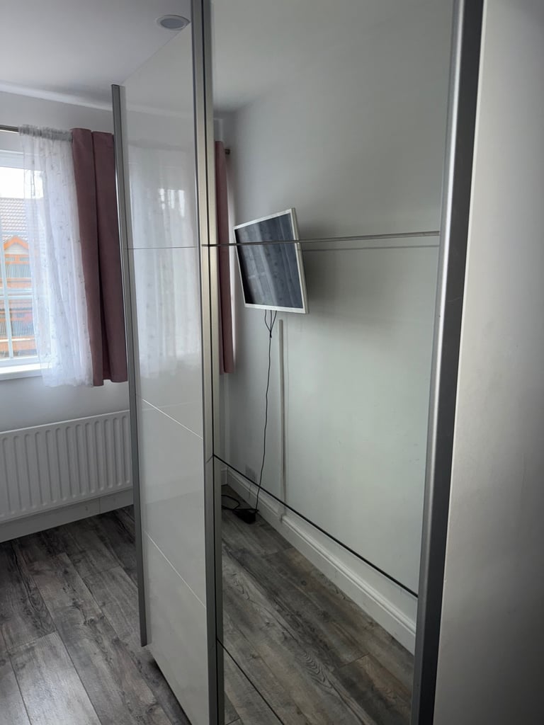 Double wardrobe 