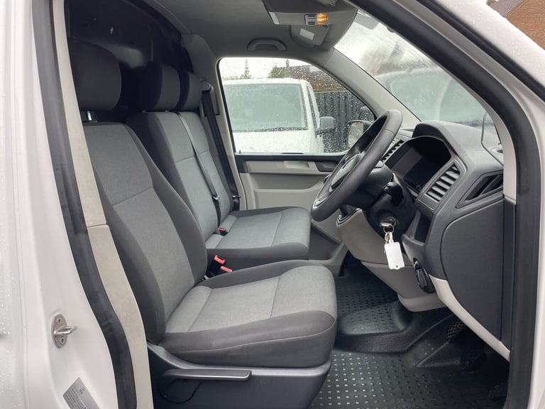 VOLKSWAGEN TRANSPORTER 2.0 TDI T32 BLUEMOTION STARTLINE LWB EURO 6 2017