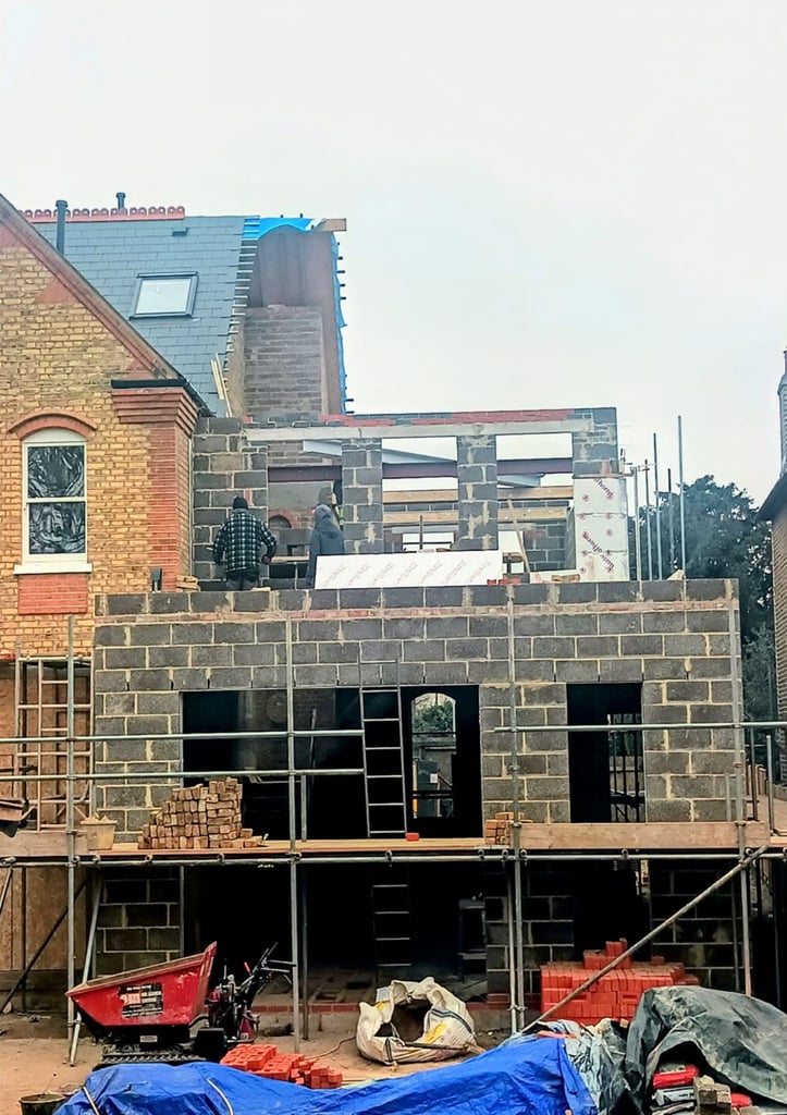 🏡 Reliable Builder Team | Skilled Builders & Ceiling Fixers | Quality Building Work 🧱 Rainham