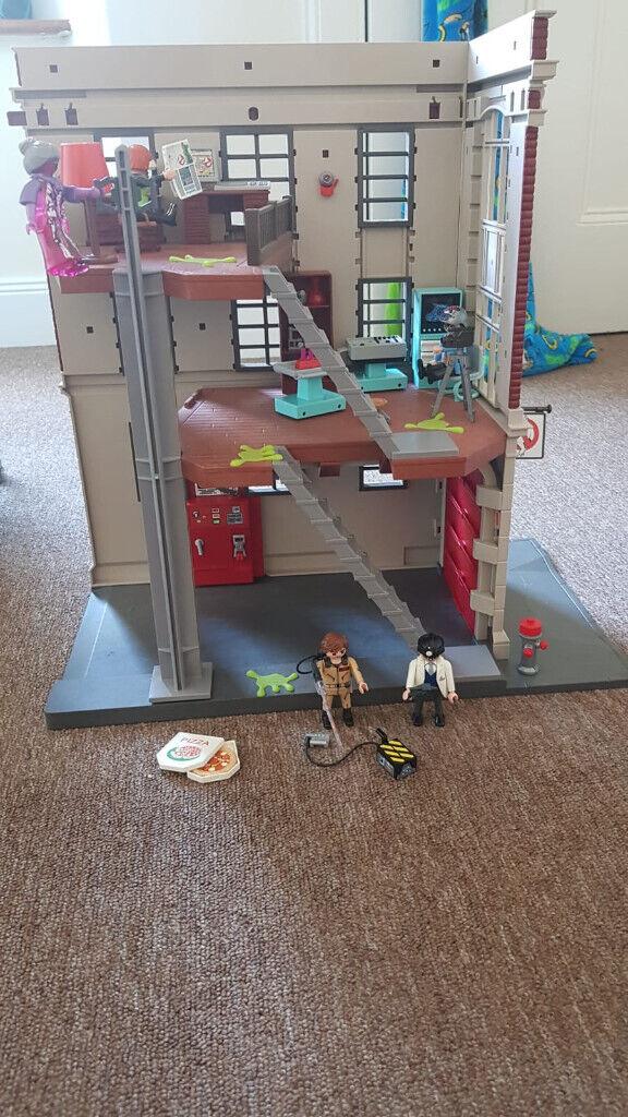 Playmobil 9219 Ghostbusters Firehouse with all 5 figures and accessories 