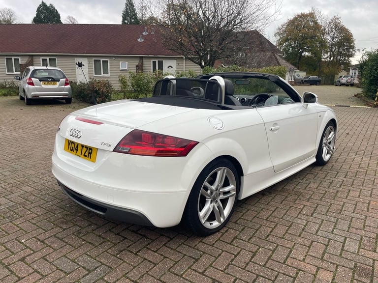 Audi, TT, Convertible, 2014, Manual, 1798 (cc), 2 doors