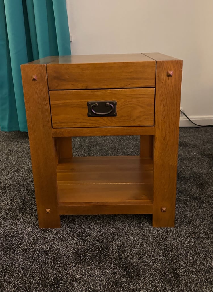2x Rustic Oak Side Table/Bedside 