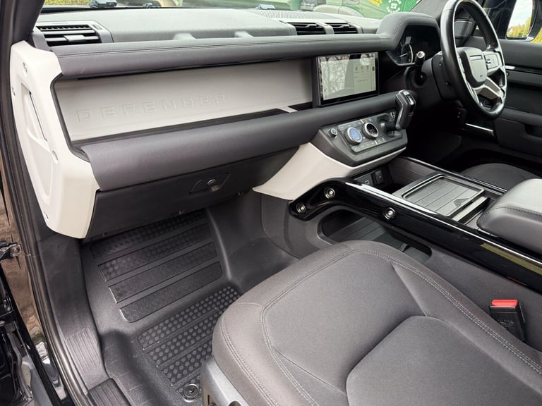  Land Rover Defender 90 3.0 D250 MHEV Hard Top SUV Auto 4WD SWB Euro 6 (s/s) 3dr Diesel Automatic
