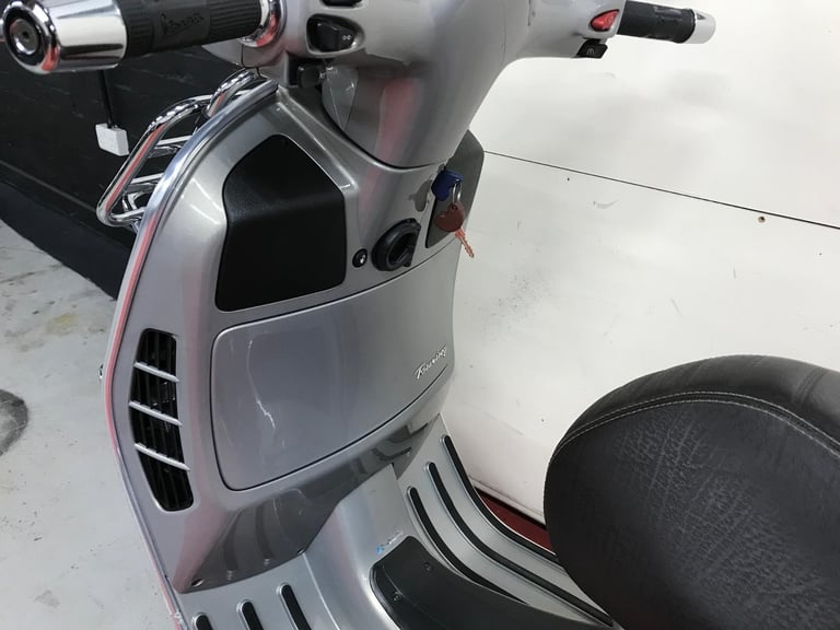 Piaggio Vespa GTS 300i