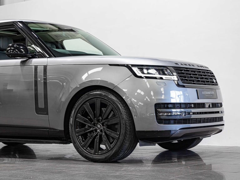 2024 Land Rover Range Rover 3.0 P550e 38.2kWh Autobiography Auto 4WD Euro 6 (s/s) 5dr ESTATE Petr...