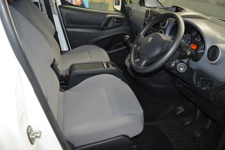 2016 Peugeot Partner 850 1.6 HDi 92 Professional ONLY 5000 MILES Van  Diesel Manual