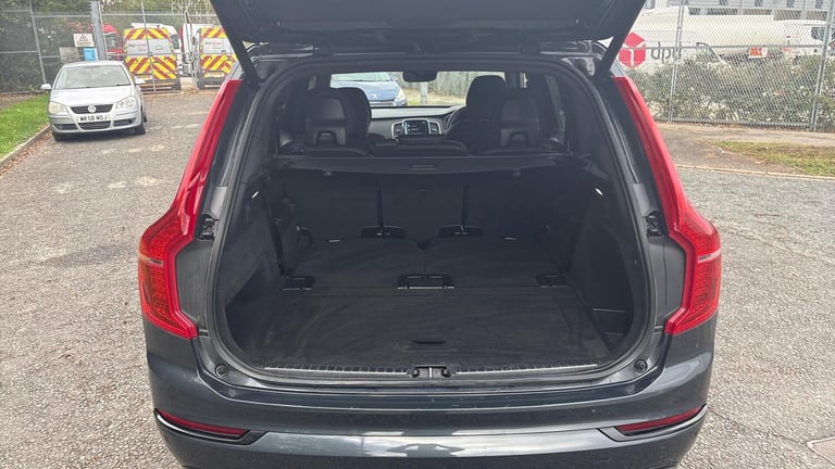 2022 Volvo XC90 R-Design, B5 AWD mild hybrid, 7 Seats ESTATE Diesel/Electric Hybrid Automatic