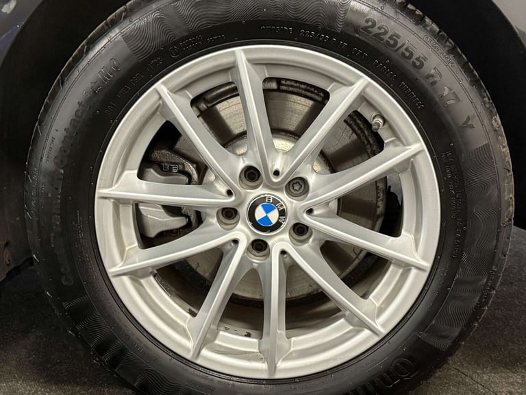 2017 BMW 5 Series 2.0 520d xDrive SE Auto 4WD 4dr Saloon Diesel Automatic