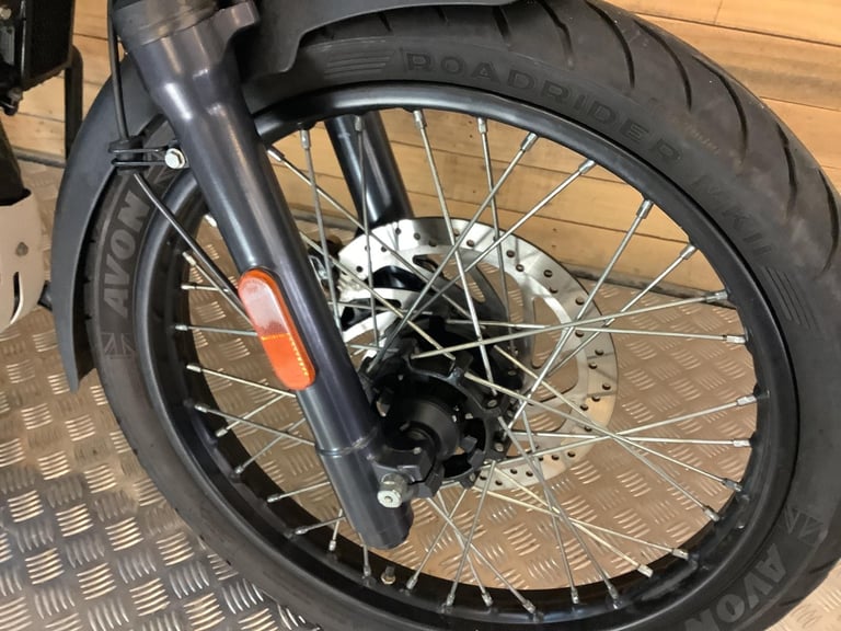 Royal Enfield HIMALAYAN E5 411