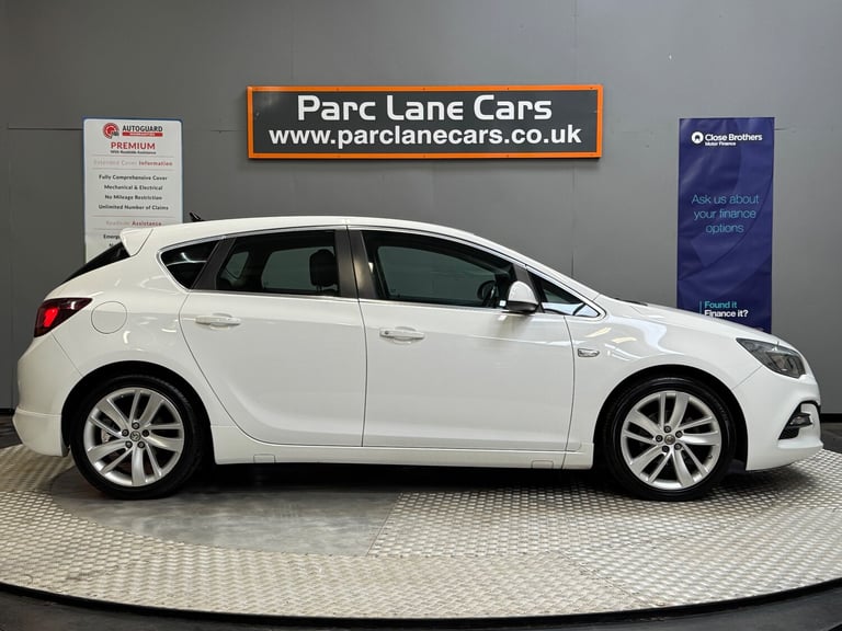 2015 Vauxhall Astra 1.6i 16V Tech Line GT 5dr ** ONLY 65000 MILES ** Petrol