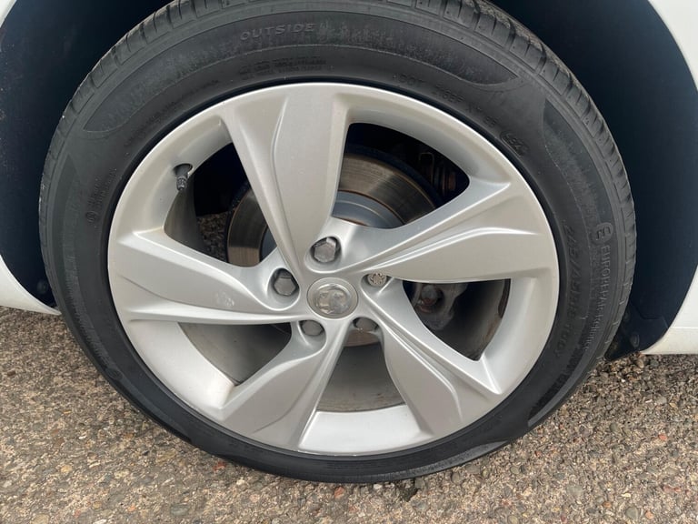 2018 Vauxhall Insignia 2.0 Turbo D BlueInjection SRi Nav Sports Tourer Euro 6 (s/s) 5dr ESTATE Di...