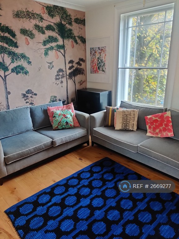 1 bedroom in Southgate Road, London, N1 (#2669277)