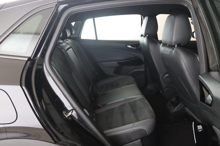 2021 Volkswagen ID.4 Pro Performance 77kWh Life Auto 5dr ESTATE Electric Automatic