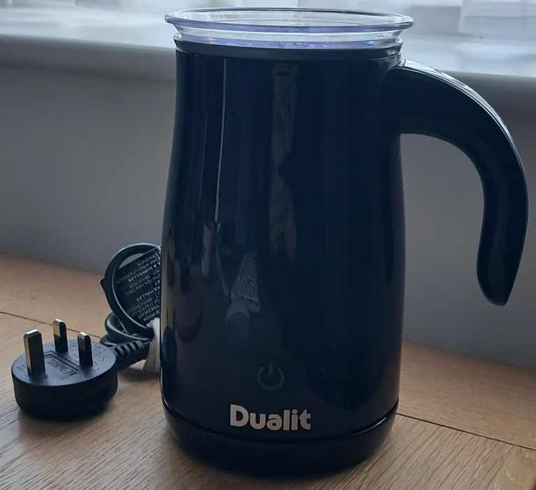 ☕ Dualit Milk Frother – Hot & Cold – Café Drinks at Home in 70 Seconds ☕