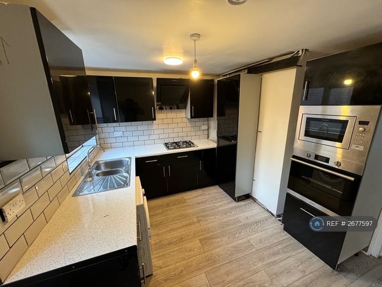 3 bedroom house in Stag Lane, Rotherham, S60 (3 bed) (#2677597)