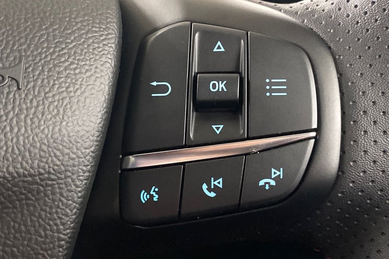 2025 Ford Focus 744494 Hatchback Petrol Manual