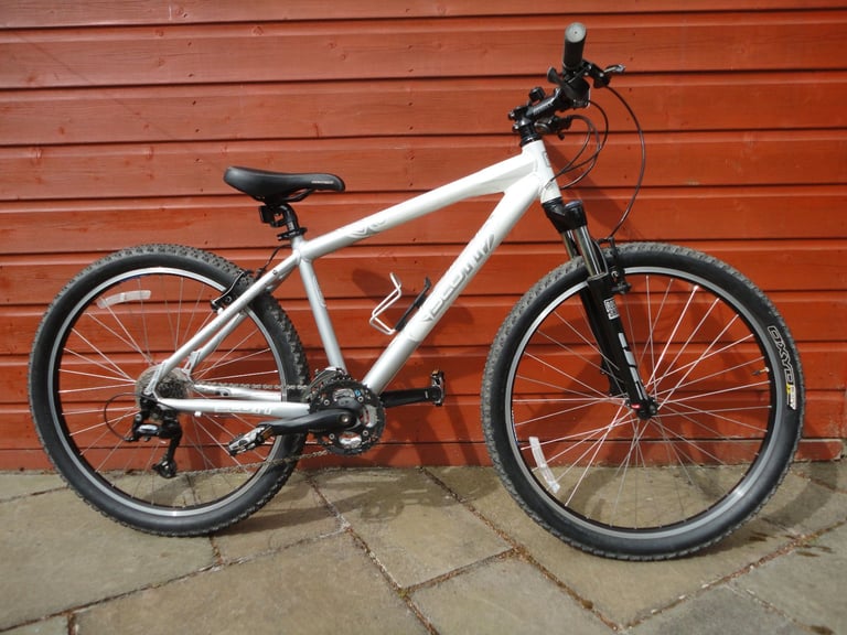 Scott Contessa bike, 16 inch lightweight frame, 26 inch wheels, 24 gears