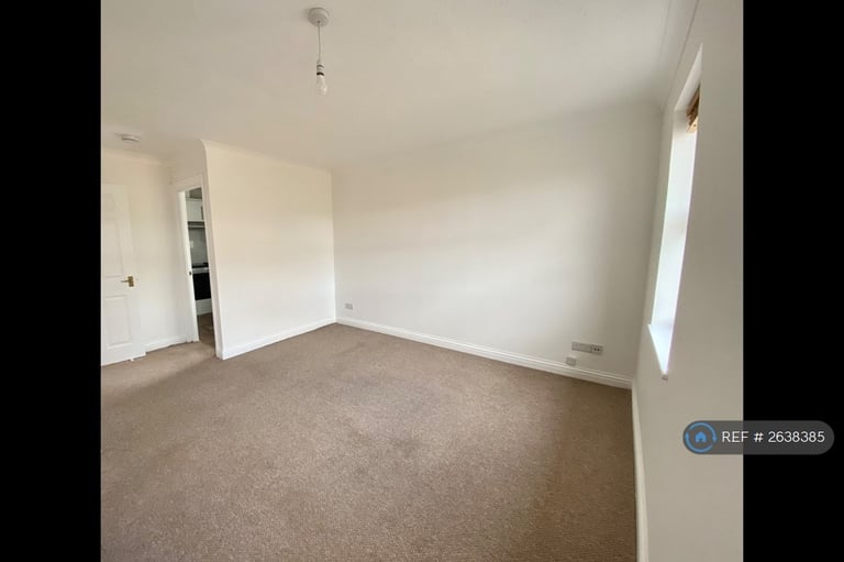 2 bedroom flat in Woods Road, Peckham, SE15 (2 bed) (#2638385)
